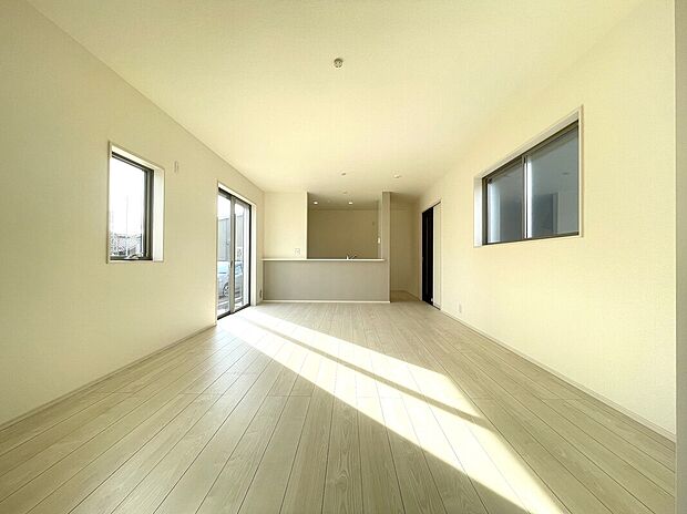 【リビング】同社施工例写真　色・仕様は変更になる場合がございます。