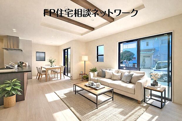 愛犬と寛ぐのんびりした時間 そよぐ風、緑の香り まるで写真のような澄み切った光景。少しずつ育む家族との時間やありがたみ。幸せを噛みしめる穏やかな生活。※家具等は付帯しません。