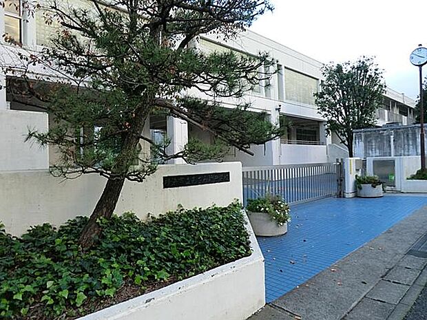 横浜市立あざみ野中学校(約850m)