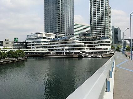 横浜ベイクォーター 1800m