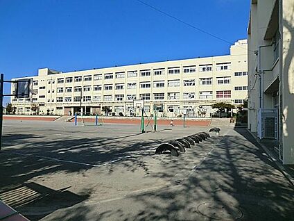 横浜市立下永谷小学校 220m