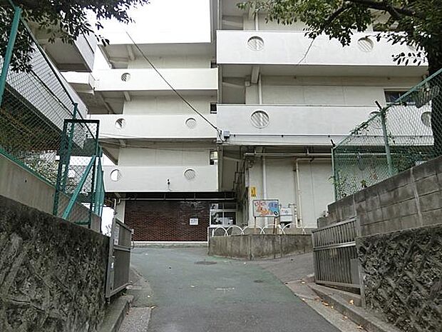 横浜市立屏風浦小学校（約1,200m）