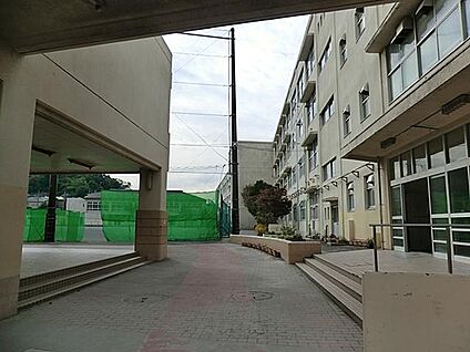 横浜市立岡村中学校 500m