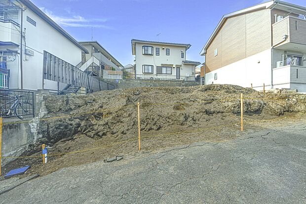 閑静な住宅地で子育て家族にピッタリ。緑に恵まれたエリアで、自然に包まれた穏やかな暮らしを実現するための、ゆとりある住環境が整っています。