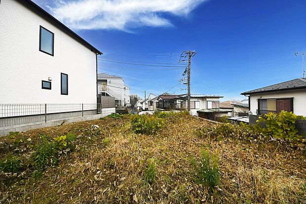 物件の陽当りや通風・仕様設備やお部屋の大きさの比較、近隣・周辺環境や街並みなど、資料には掲載していない情報が現地にはたくさんあります。  是非現地をご確認ください♪