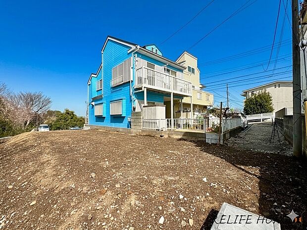 閑静な住宅地で子育て家族にピッタリ。緑に恵まれたエリアで、自然に包まれた穏やかな暮らしを実現するための、ゆとりある住環境が整っています。