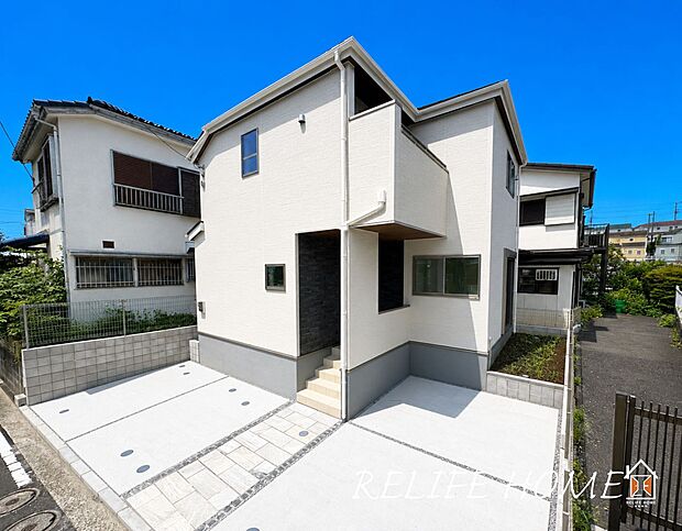 ■Appearance■一戸建てを中心とした街並みが整然と続き、周辺は高い建物が建っていないので、採光や開放性に恵まれ、空が広く緑の多い閑静な趣を感じる環境です。