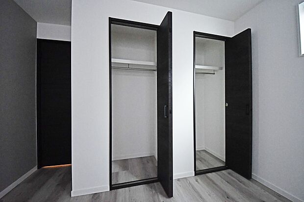 【収納】広々とした空間となっておりますのでどこに何をしまったのかが一目で分かります。