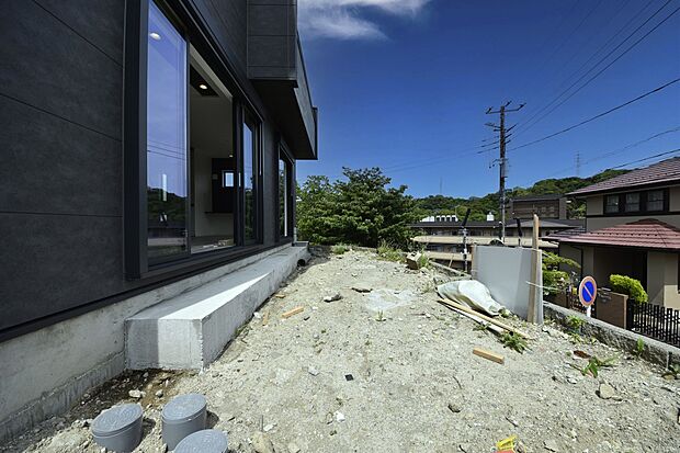 【庭】お庭での家庭菜園・ガーデニングを通じて、お子様と一緒に育てていくと、思い出も増えていきそうですね♪