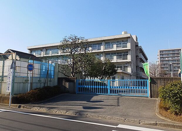 横浜市立大豆戸小学校（約750m・徒歩10分）