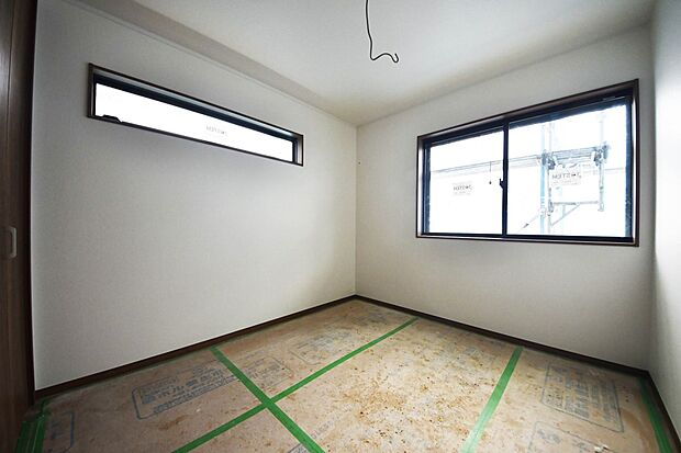 【リビング以外の居室】1日の疲れを癒し、心地よく寛げるようゆったりとした広さを確保しています。落ち着いた雰囲気でおくつろぎいただけます♪