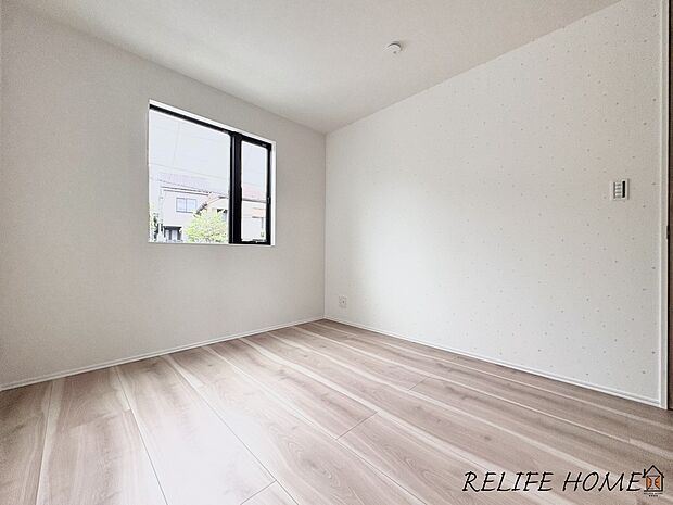 【リビング以外の居室】■Style room■  ゆとりある広さが確保された洋室。寝室や書斎などライフスタイルに合わせてお使いいただけるプライベートスペース♪（２号棟）