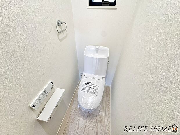 【温水洗浄便座】温水洗浄便座でオールシーズン関係なく暖かい便座で快適にお過ごしいただけます♪また、ウォシュレットによって感染症の予防にもつながります。(A号棟)