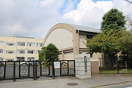 牟呂中学校 約1,500ｍ(徒歩約19分)