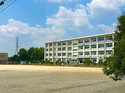 豊田市立衣丘小学校 490m