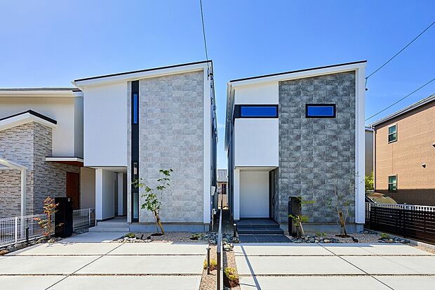 当社施工例）駐車スペース２台分。都市型の区画割りを有効活用したプラン。