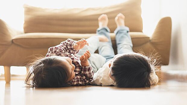 【[ガス温水式床暖房]】床面を暖めることで、部屋全体を暖めるよりも効率的に暖めます。また、電気式に比べてランニングコストが安く、省エネ効果が期待できます。
※image photo