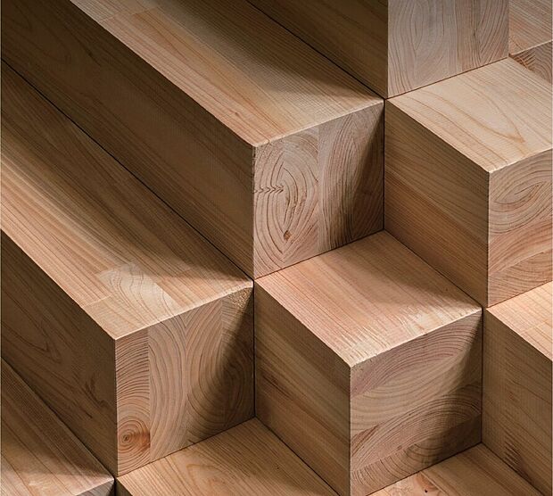 【国産ヒノキ】構造体は国産ヒノキを使用。年輪が細かく強度が優れています。殺菌効果の高い成分を含んだ、カビやシロアリに強い木材です。