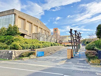 旭東小学校 約1,400m(徒歩約18分)