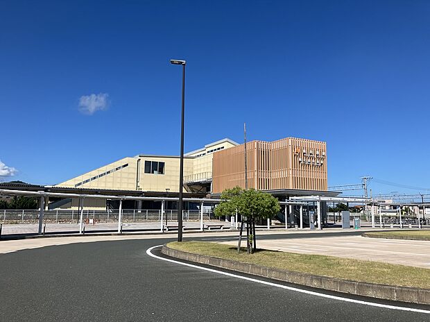 東海道本線・天竜浜名湖線「新所原」駅（約1m）