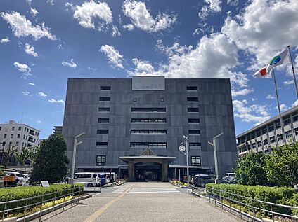 浜松市役所  1300ｍ(徒歩17分)