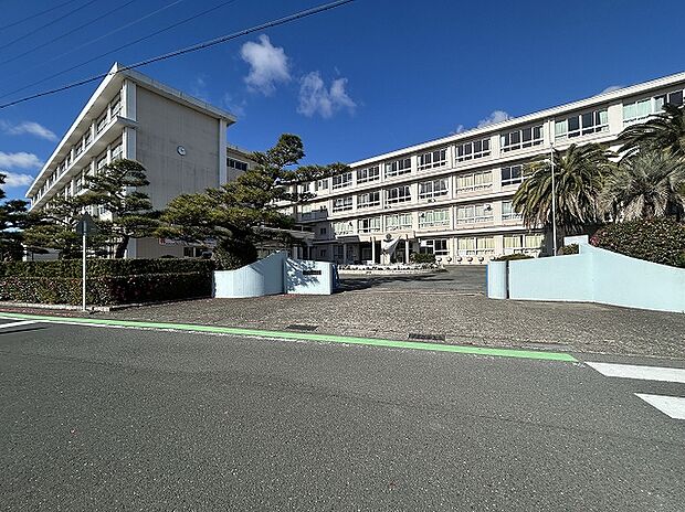 南陽中学校（約730m）