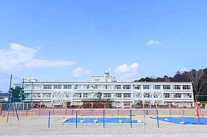 春日井小学校 1400m(徒歩18分)