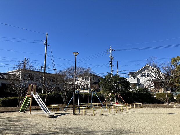 神沢南公園（約240m）