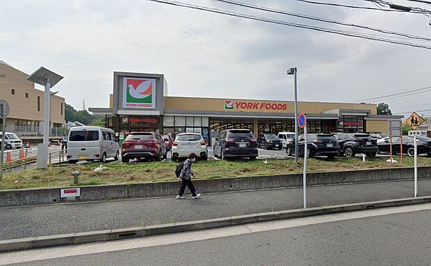 ヨークフーズ六浦店(約1,234m)