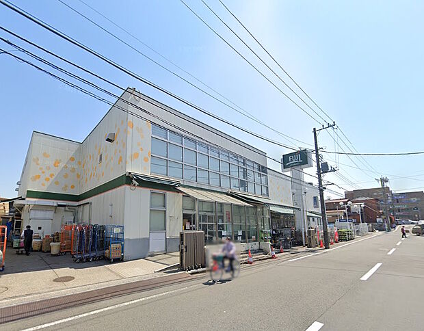 FUJI 鳥山店(約900m)