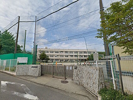 横浜市立都田小学校 1800ｍ(徒歩23分)