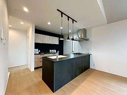 【ペニンシュラキッチン】