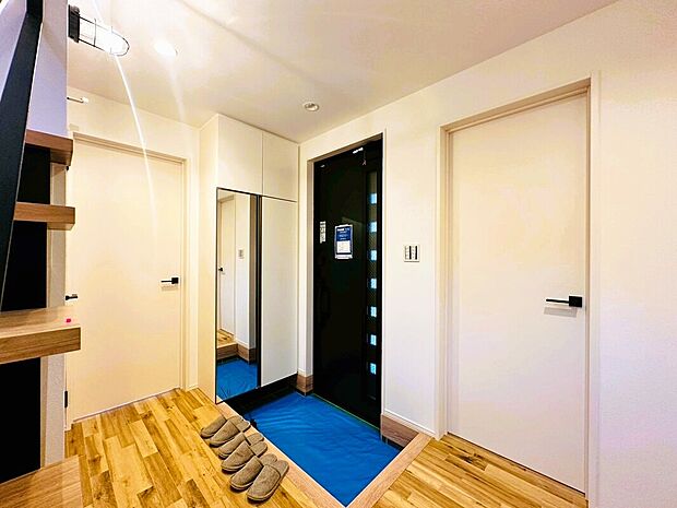 【【玄関ホール】】同社の施工例