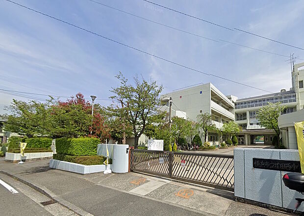横浜市立荏田西小学校（約897m）