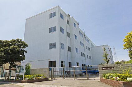 横浜市立旭中学校 600m(徒歩8分)
