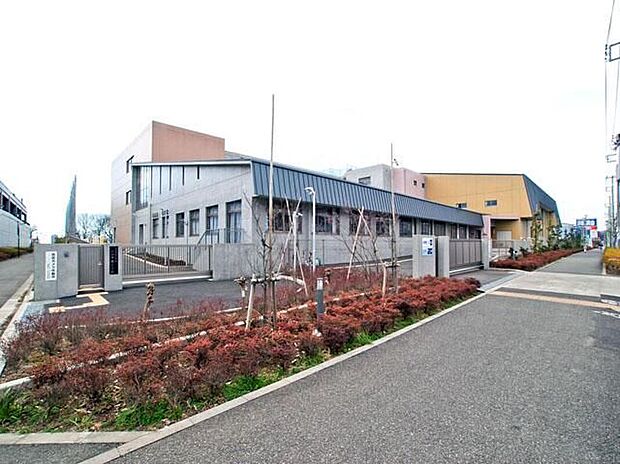 町田市立小山中央小学校(約697m)