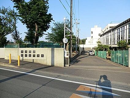 綾瀬市立北の台小学校 550m(徒歩7分)