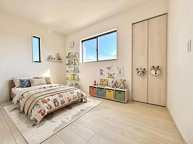 【リビング以外の居室】二面採光で風通しが良く、日中も明るく快適に過ごせるお部屋です。※画像は実際の室内写真をもとに、家具・調度品の配置例をCG合成したもので、家具等は販売価格に含まれません。