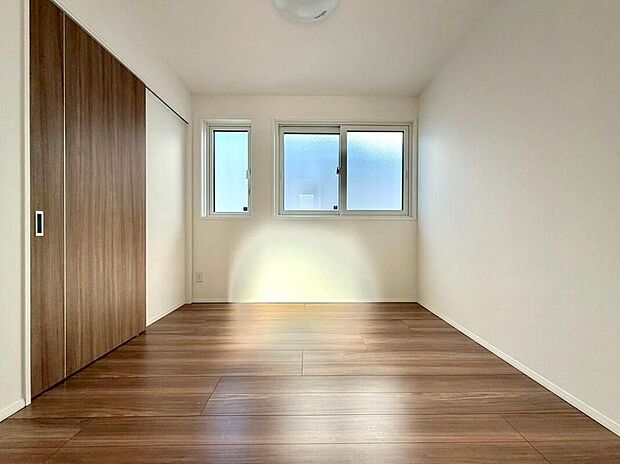 【リビング以外の居室】子ども部屋としても十分な広さがあり、成長に合わせて長く使える空間です。