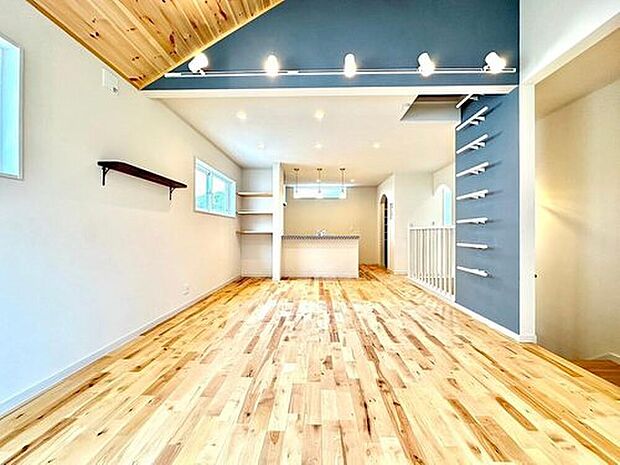 【モデルハウス写真】≪自然素材を手掛ける注文住宅仕様≫ 光と風が心地よいエコで快適な住まい♪