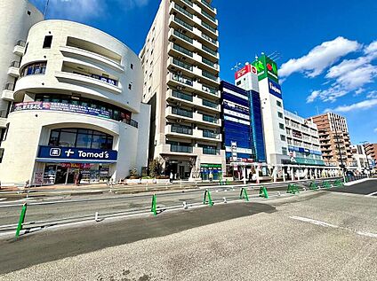 トモズ 鶴川店 800ｍ(徒歩10分)