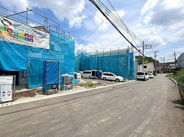 ◇◆分譲の街並み◆◇　全8戸の洗練されたデザイナーズ街区。美しい統一感のある景観が誕生します。完成前の今だからこそ見られる、貴重な現地の雰囲気をご覧ください。