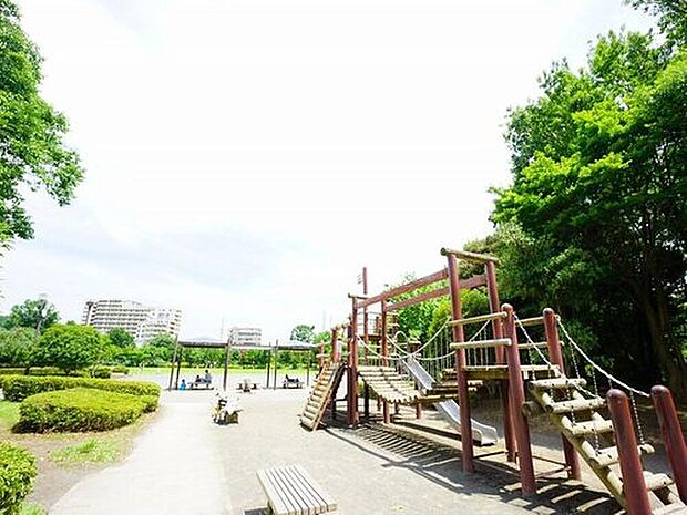 小山白山公園(約2,300m)