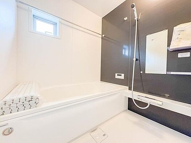 1号棟【浴室】一日の疲れを癒してくれるお風呂空間。使いやすさと上質な質感を両立して、単なる習慣から特別な時間に変わるはず。