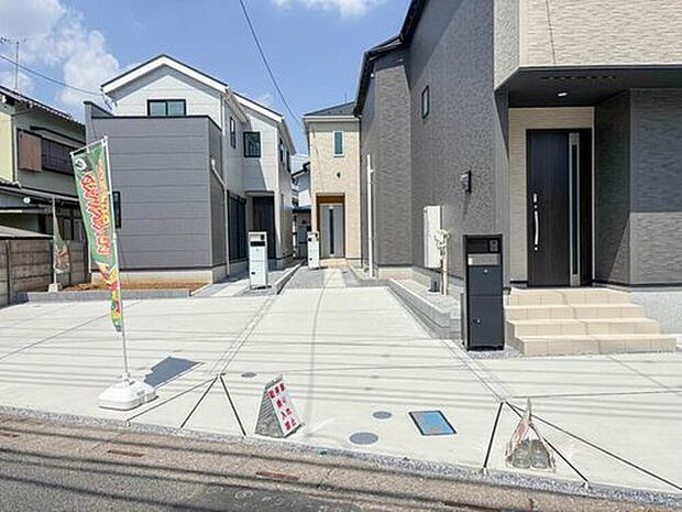2号棟【前面道路4m】車の通行が少ないので、静かな住環境を維持することができます。