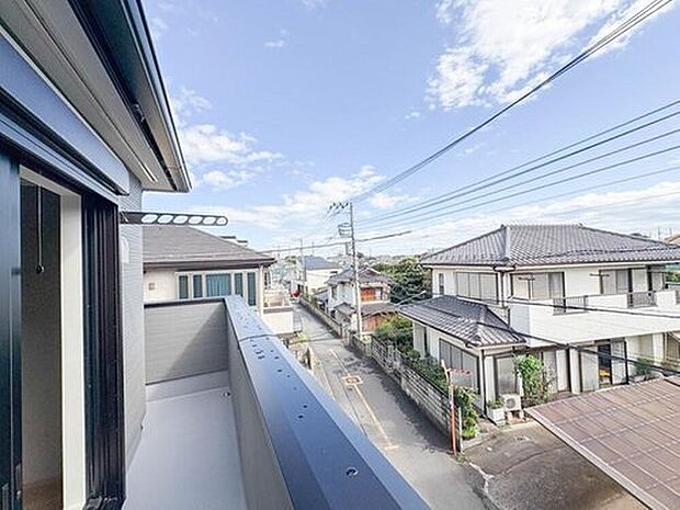 【住戸からの眺望写真】A号棟【眺望】少し優雅に、眺望の良い部屋で新生活をしてみませんか?眺望や窓からの景色が良いと、家で過ごす時間も快適です。