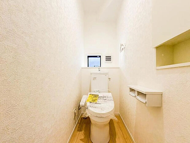 【【トイレ】】トイレ・ウォシュレット付。快適で衛生的な洗浄機能付温水シャワートイレです。