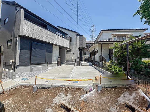【現地外観写真】※CG加工により晴天にしています。家族の温かさと陽光の暖かさ、楽しい毎日と明るい未来を予感させる「空間が織り成すひとつ先の住み心地」を演出します。