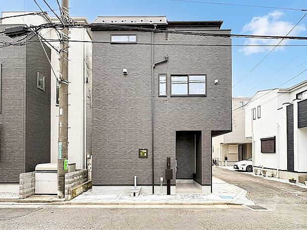 【現地外観写真】陽当りや通風性など各所に施された工夫で住みやすさを実現。部屋の大きさや周辺環境・街並など、資料には掲載していない情報が現地にはたくさんございます。是非ご確認下さい。＊CGにより晴天加工しております