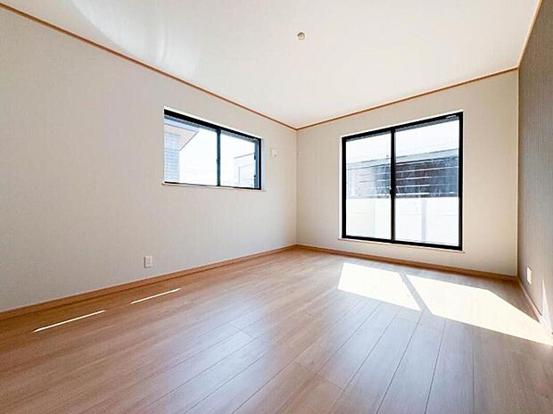 【【寝室7.9帖】】シンプルな内装はおしゃれのポイントです。シンプルは華美より飽きがこないからです。色や模様でおしゃれ感をだす。それがシンプルイズビューティーです。